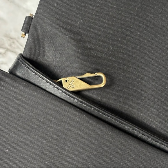 Travelon Crossbody Shoulder Purse Black Nylon Turnlock Hiking Travel Bag - Picture 9 of 13